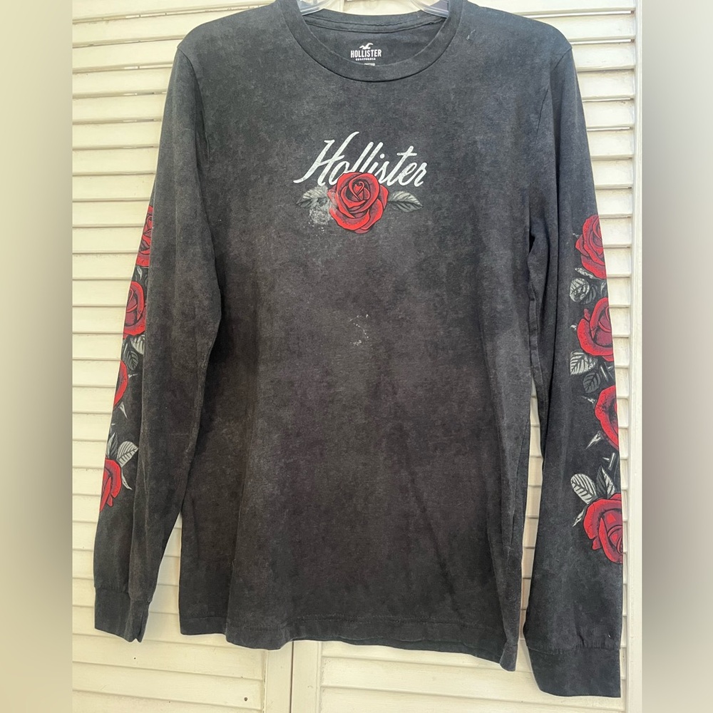 HOLLISTER Charcoal Long Sleeve with Red Rose Accents